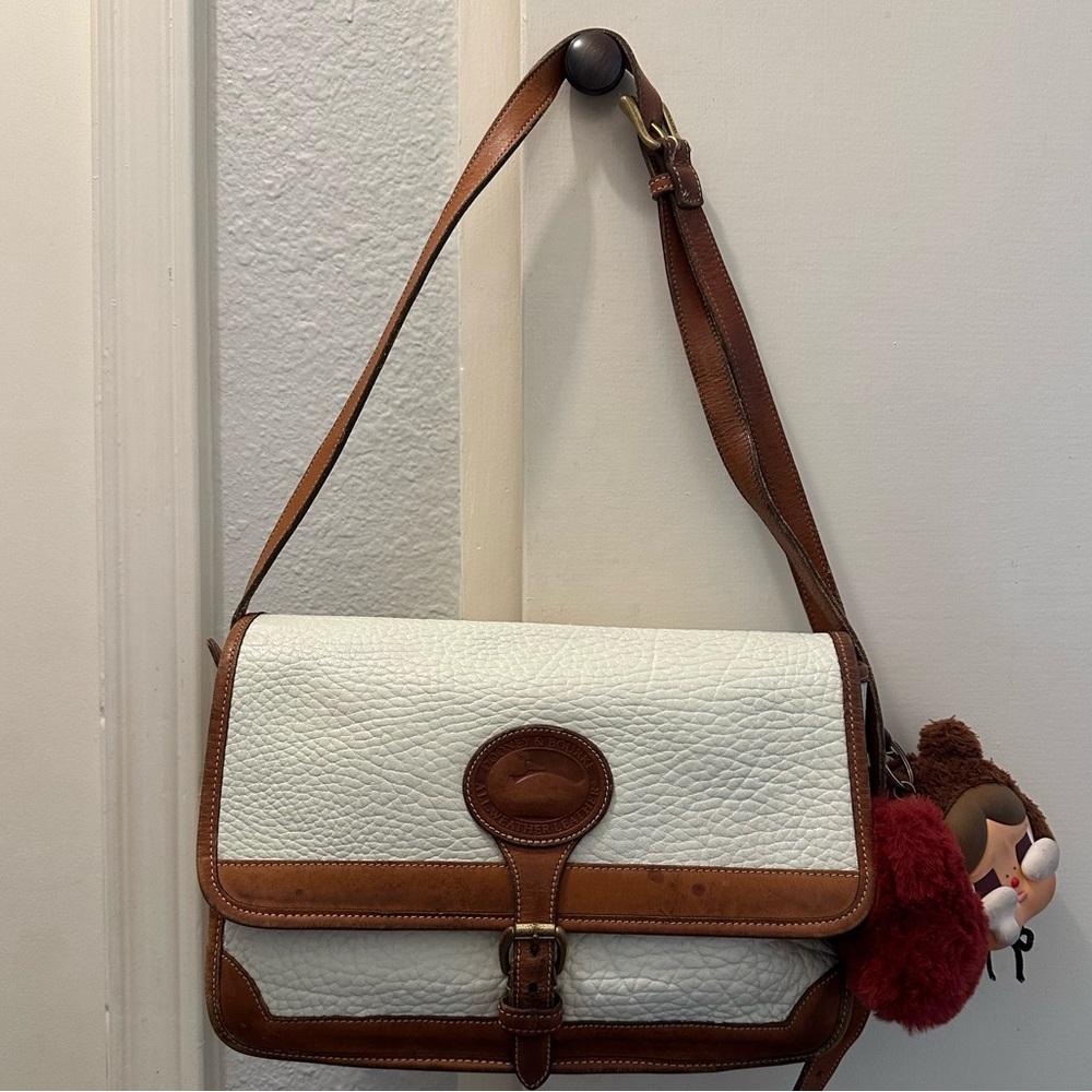 ✅ Authentic Rare 99’s Dooney & Burke Crossbody bag